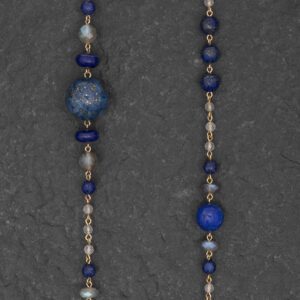 Collana Artigianale fatta a mano Lunga in Bronzo - Rame Ottone Oro Dorato - con pietre naturali colore blu e grigio - Lapislazzuli Lapis Labradorite Spectrolite - Design Simmetrico - Baco Ortigia - Siracusa