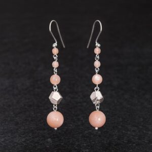 Orecchini Artigianali fatti a mano leggeri in Argento 925 - Silver - con pietra naturale colore rosa - Pietra di Luna Lunaria Adularia - Pepite d’Argento Dadini - Baco Ortigia - Siracusa